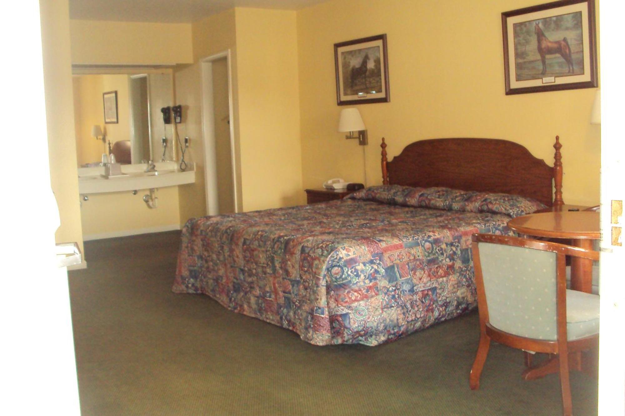 Executive Inn Tullahoma Room photo