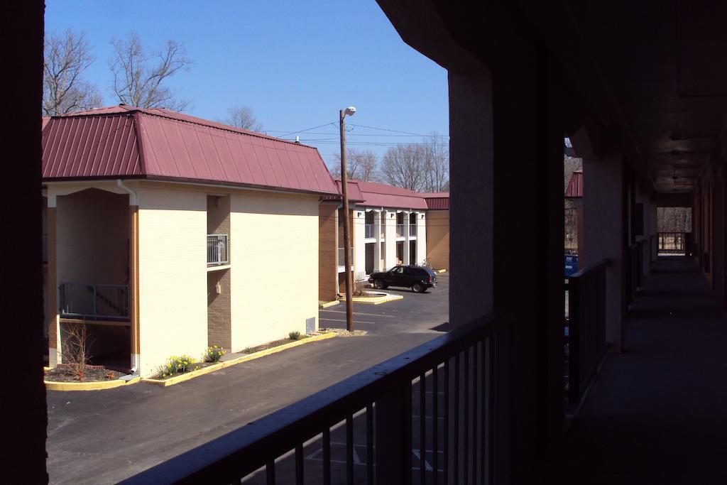 Executive Inn Tullahoma Exterior photo