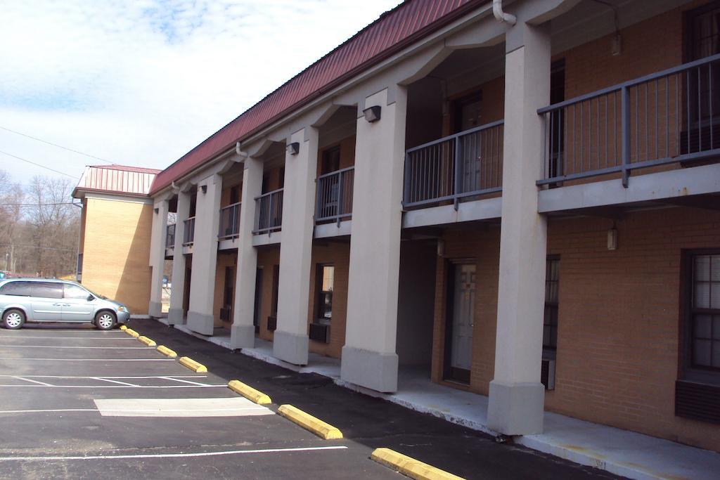 Executive Inn Tullahoma Exterior photo