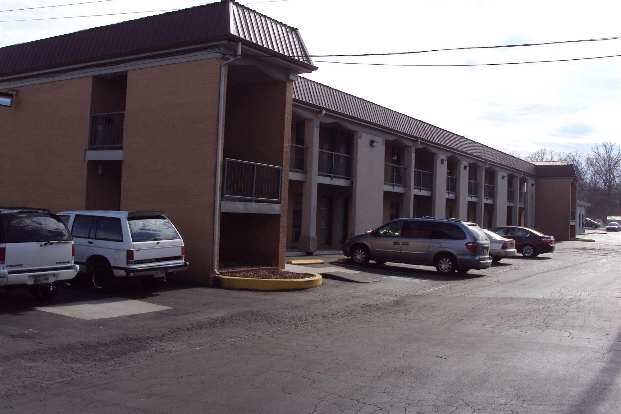Executive Inn Tullahoma Exterior photo
