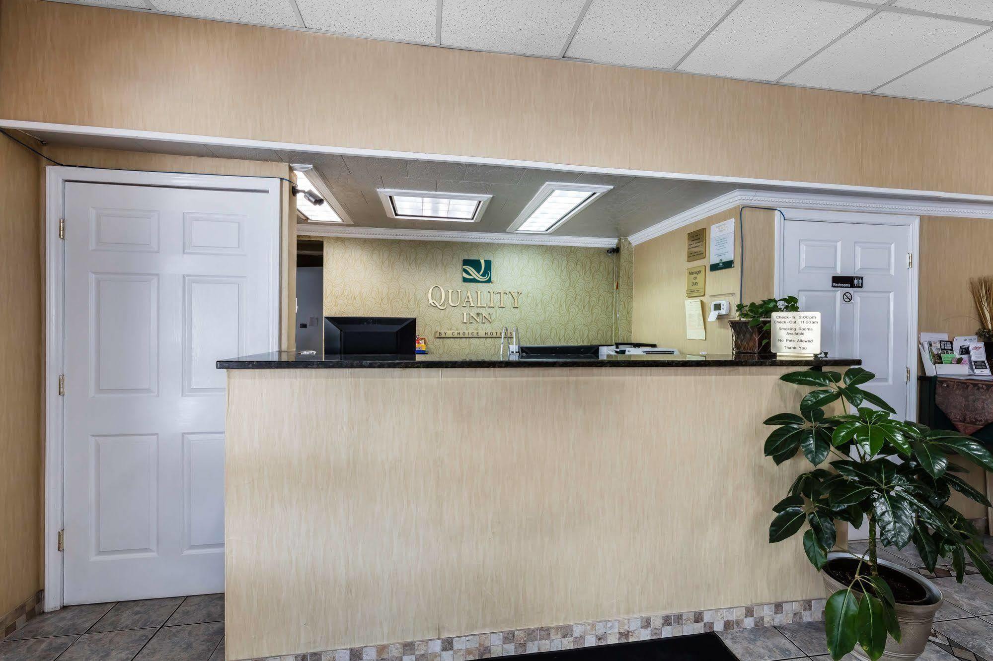 Executive Inn Tullahoma Exterior photo